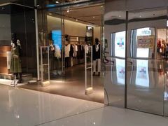 -URBAN REVIVO(济南领秀城贵和购物中心店)