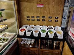 自助调料区-领鲜活海鲜榴莲自助火锅(东门店)