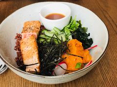 煎三文鱼腌蘑菇和风碗配红米-Wagas沃歌斯(合生汇店)