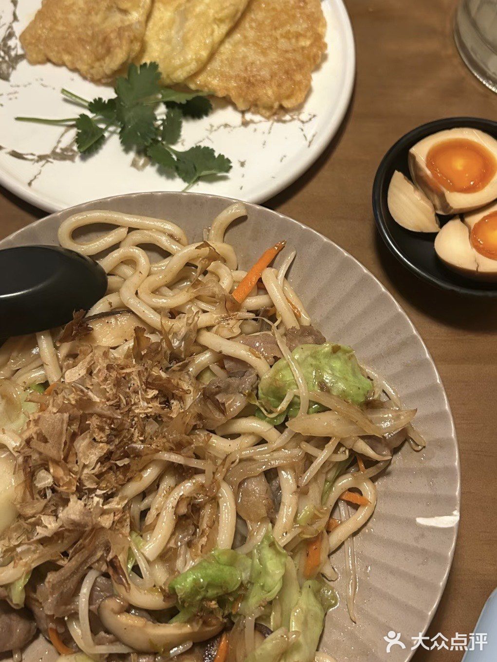 和风灯笼点亮夜晚