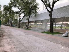 -皇家田广场(อนุสาวรีย์ทหารอาสา)