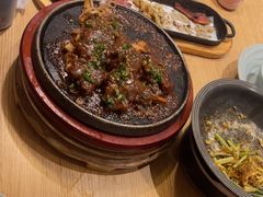 -蜜桃餐厅·伴山(绿宝广场店)