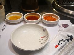-草家酱蟹炭火烤肉店(珲春南路一店)