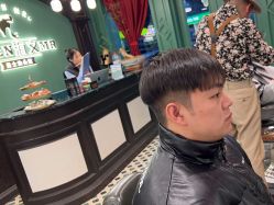 -海文先生国潮烫染男士理发馆