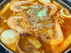 -三清洞摩西韩式年糕火锅(威高广场店)