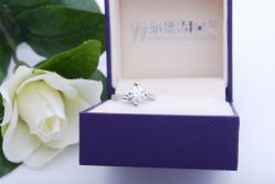 我的钻戒-威德钻石-克拉钻大本营(南京东路店)