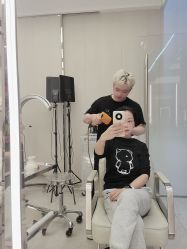 -PE SALON
