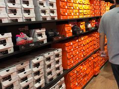 -NIKE上海青浦换季优惠店