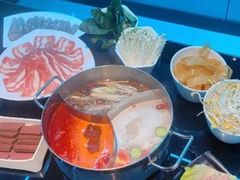 -唯爱KTV聚会餐厅(仙林东城汇店)