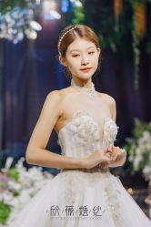 -欣薇婚纱(新源乐汇城店)