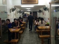 大堂-亮亮烧烤(积玉桥总店)
