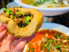 -川流不息·地道川菜·小龙虾(松东路店)