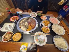 -沸炉重庆老火锅(军事博物馆店)