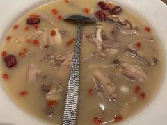 草本胡椒猪肚鸡煲-桂满陇·蟹黄小笼汤包(清河万象店)