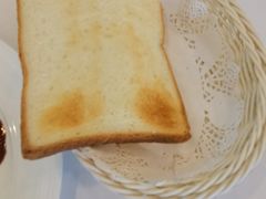 烤切片白面包-小白桦西餐厅