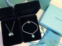 -Tiffany & Co.蒂芙尼
(广州太古汇店)