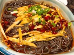 鸡丝蕨根粉-川味王(二中店)