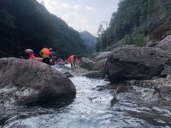 -安吉龙王山峡谷漂流