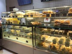 面包甜点陈列柜-白玉兰食品甜凤店(合生汇店)