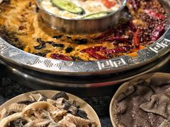 -洞亭火锅(防空洞总店)