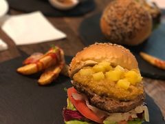 -HIGH FIVE哈福手工汉堡(桂林路店)