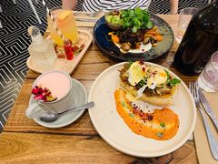 -FLOVIE FLORIST CAFE