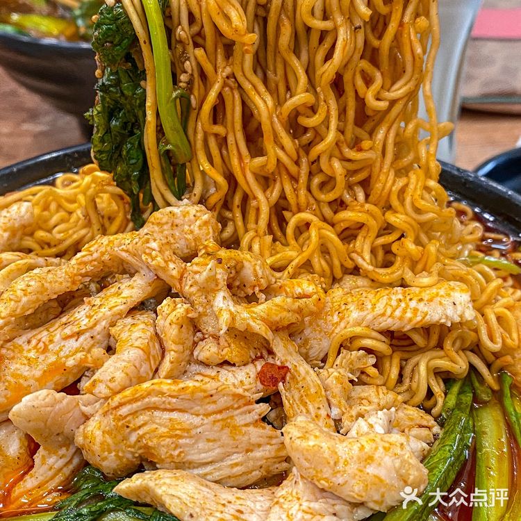 沈阳｜这就是浑南小吃排队王吗⁉️戴记麻辣烫