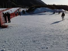 -荣盛康旅野三坡滑雪场