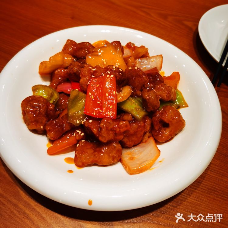 酒家还是很广式的，粥和干炒牛河都很正点