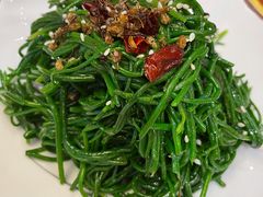 炝拌草原沙葱-德乐海蒙餐