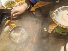 -老牌坊云南鱼豆花火锅(爱建店)