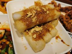 -爆炸头阿姨小四川正宗川味小吃(无任何分店)