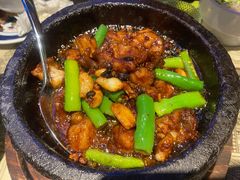 石锅杭椒牛蛙-桂满陇天书(南京德基旗舰店)