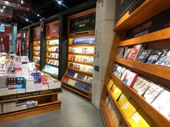 -西西弗书店&矢量咖啡(凯德晶萃广场店)