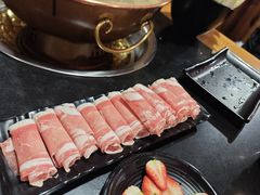 -果松木炭酸菜铜火锅·外婆参鸡汤