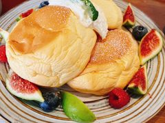 莓果奶油芝士舒芙蕾松饼-UPPER KITCHEN(延安路店)