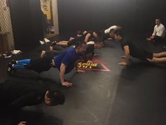 -威天下格斗柔术健身馆(红旗渠路店)