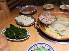 -洱火云南酸菜牛肉火锅(石景山当代商城店)