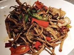 -吴越荣记苏州菜·松鼠桂鱼100%活鱼现做(斜塘老街店)