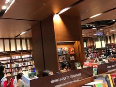 -诚品(信义店)
