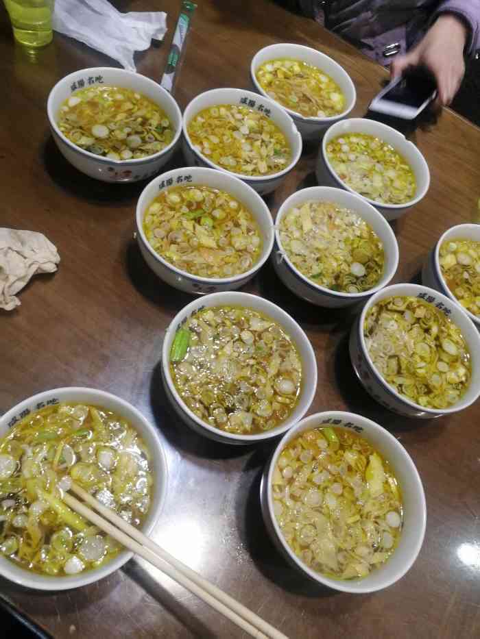 老县城旗花面-"陪孩子去完水街,快晚上了路过武功县就去吃.