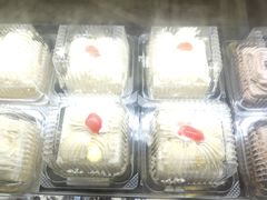 -红宝石·鲜奶小方·海派西点房(控江店)