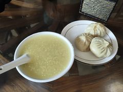 小米粥-四条包子(古城街店)
