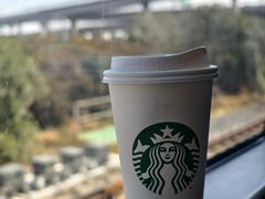 -星巴克(上海虹桥站2A检票口)