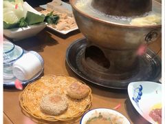 -年巴羊肉铺老铜锅(梅江店)