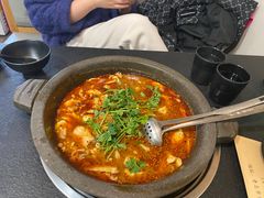 -灶知轩湘西石锅鱼(万佳广场店)