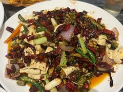 火爆黄喉-江湖黑大兔(杨家坪店)