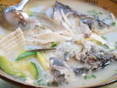 南瓜鱼头汤-邛海风味特色菜馆