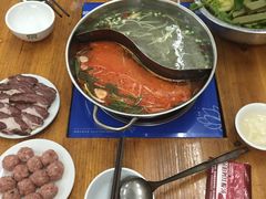 -苗伯妈酸汤火锅
