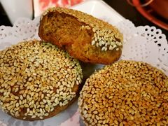 宫廷芝麻烧饼-铜来聚老北京涮肉(恒隆广场店)